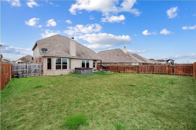 405 Farm Creek DR, Hutto, TX 78634