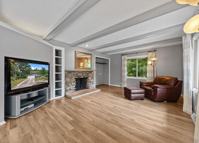 W3490 Oakwood DRIVE, Lake Geneva, WI 53147