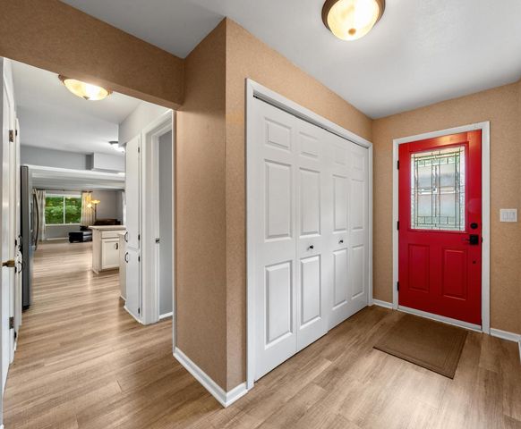 W3490 Oakwood DRIVE, Lake Geneva, WI 53147