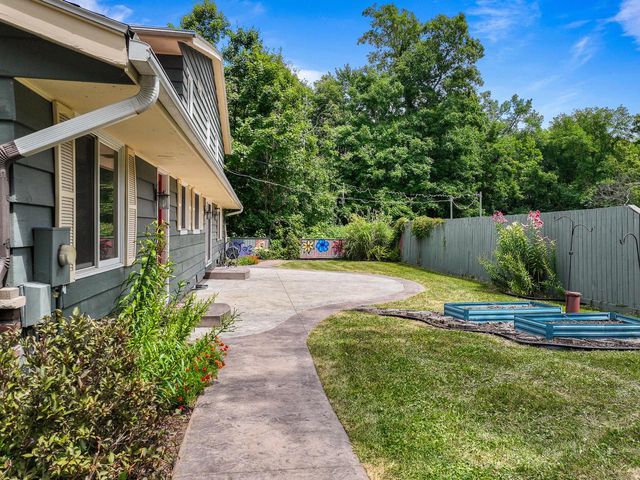 W3490 Oakwood DRIVE, Lake Geneva, WI 53147