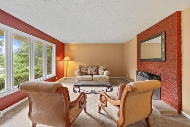 W3490 Oakwood DRIVE, Lake Geneva, WI 53147