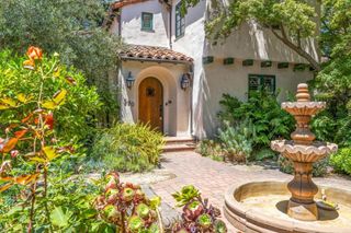 590 Center Drive, Palo Alto, CA 94301