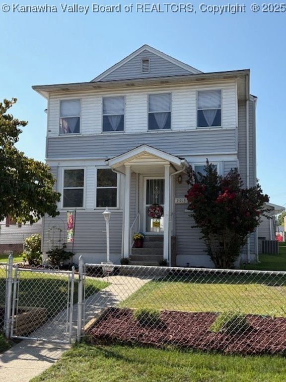 2913 5th Avenue, Charleston, WV 25387