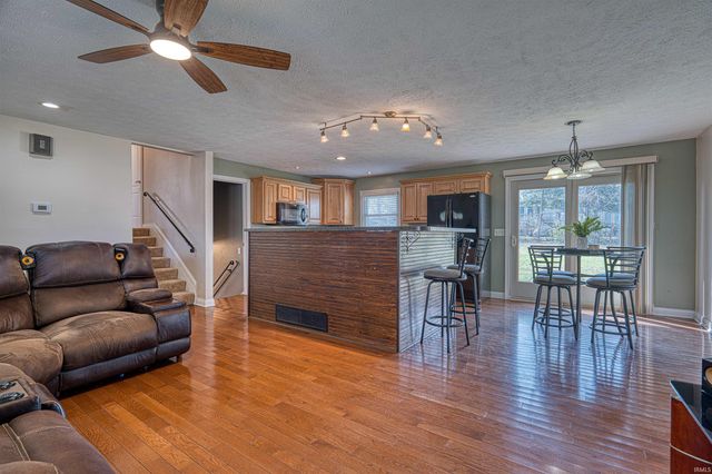 7215 E Powell Avenue, Evansville, IN 47715