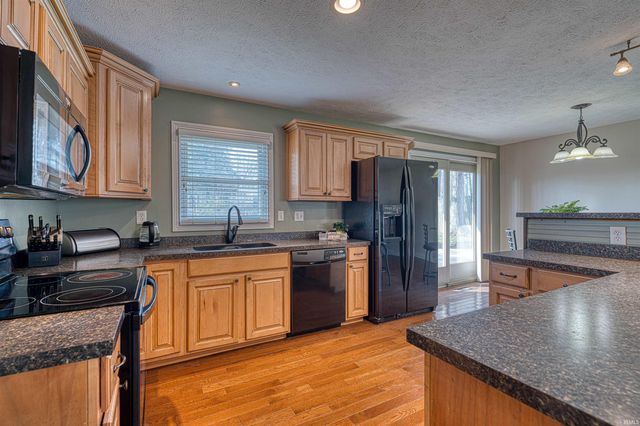 7215 E Powell Avenue, Evansville, IN 47715