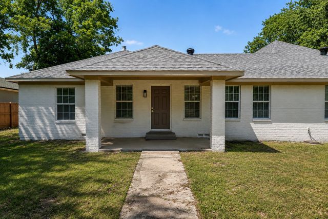 307 Dixon Street, Terrell, TX 75160