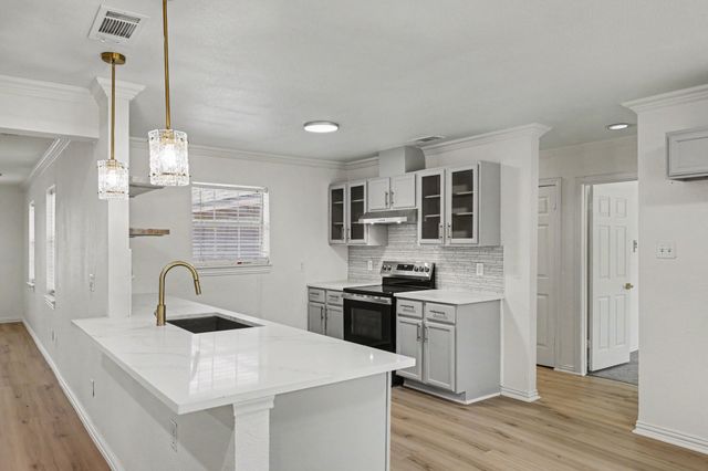 307 Dixon Street, Terrell, TX 75160