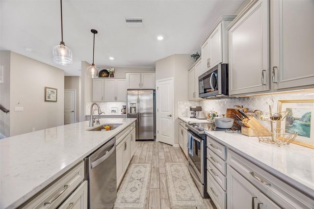 18928 WILLOWMORE CEDAR DRIVE, Lutz, FL 33558
