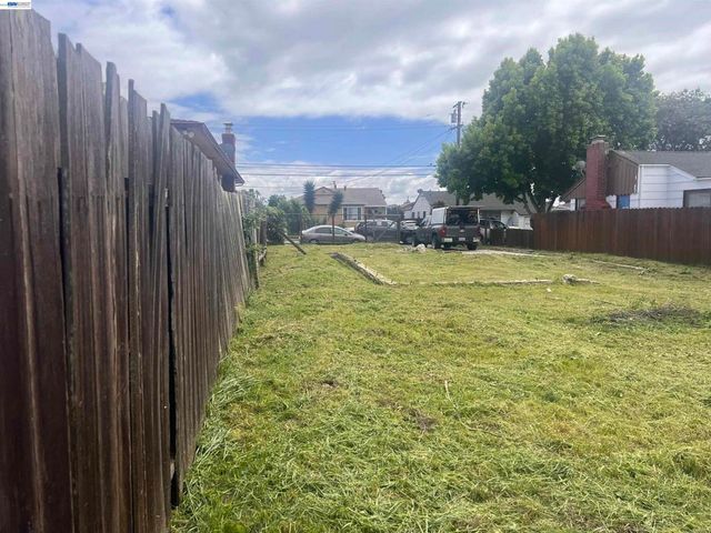 1737 ESMOND AVE, Richmond, CA 94801