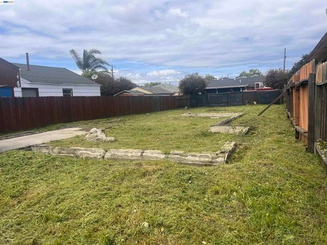 1737 ESMOND AVE, Richmond, CA 94801
