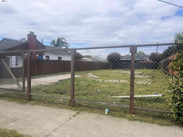 1737 ESMOND AVE, Richmond, CA 94801