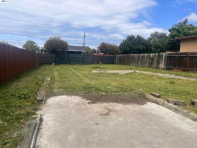 1737 ESMOND AVE, Richmond, CA 94801