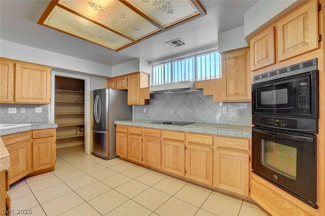 353 Mill Hollow Road, Las Vegas, NV 89107