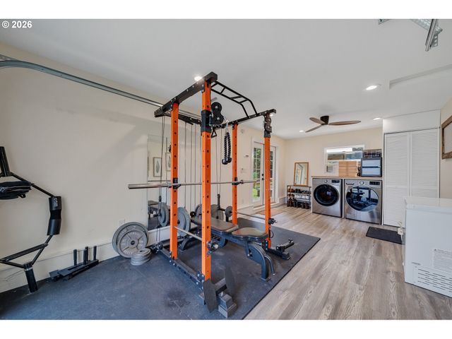 8934 Ne SUMNER St, Portland, OR 97220