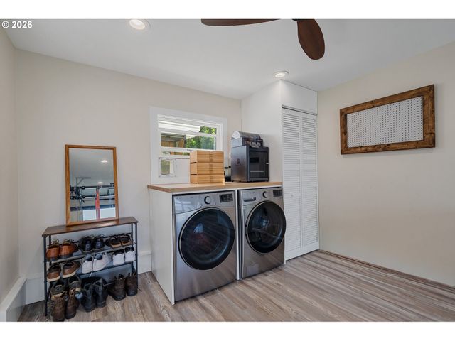 8934 Ne SUMNER St, Portland, OR 97220