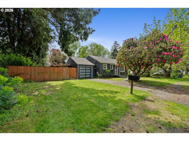 8934 Ne SUMNER St, Portland, OR 97220