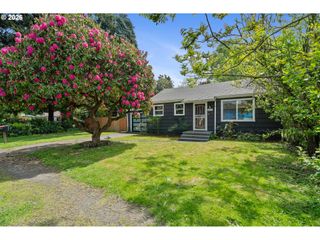 8934 Ne SUMNER St, Portland, OR 97220
