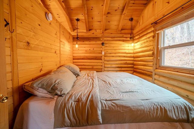 W10448 Whippoorwill Lane, Elroy, WI 53929