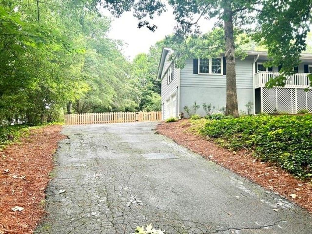80 Pinehurst Lane, Marietta, GA 30068