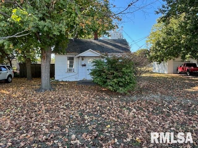 221 N Emmett Street, Virden, IL 62690