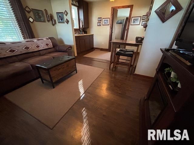 221 N Emmett Street, Virden, IL 62690