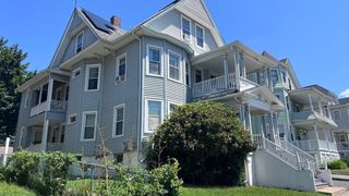 37 Chase Ave, Springfield, MA 01108