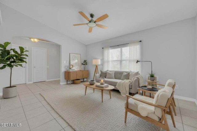 12255 Via Del Rio, El Paso, TX 79936