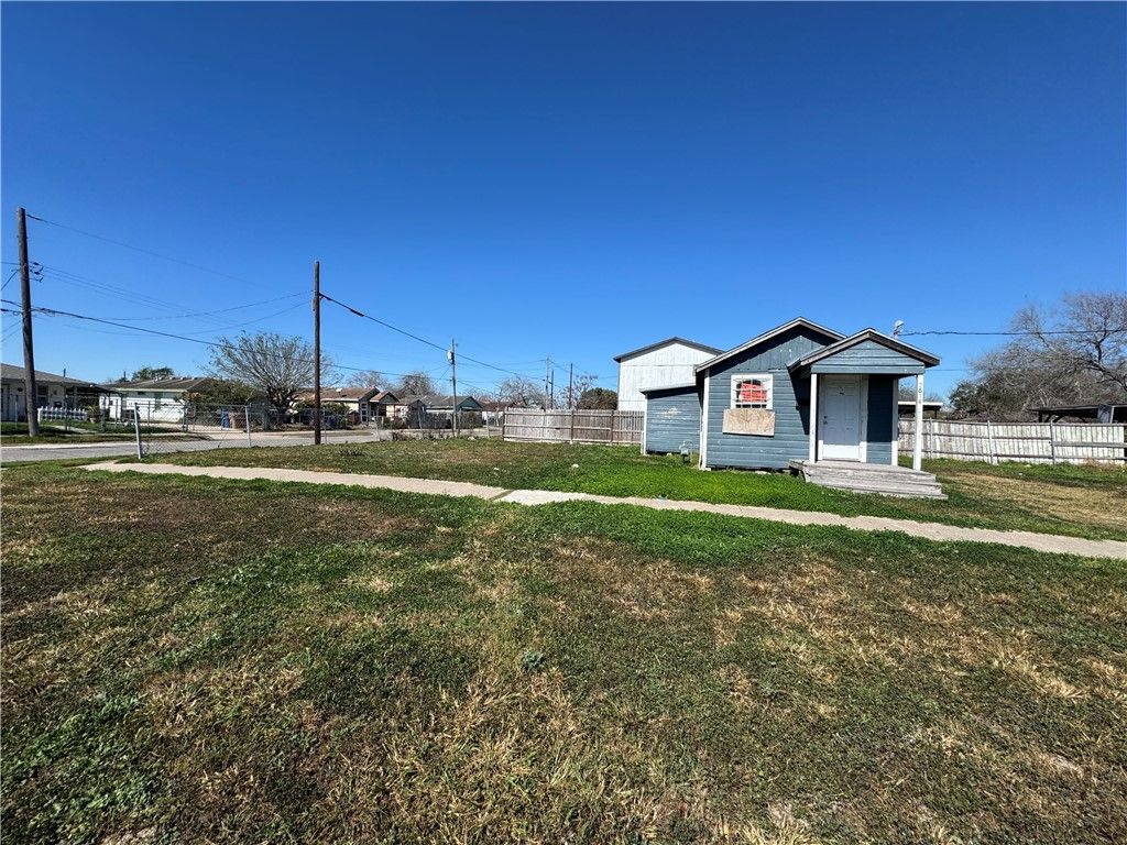 2614 Buford St, Corpus Christi, TX 78405 — photo 2