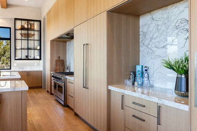 19 Camino Alazan, Santa Fe, NM 87506