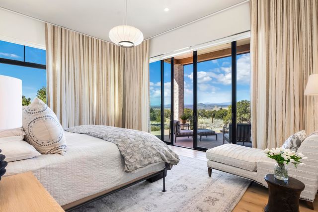 19 Camino Alazan, Santa Fe, NM 87506