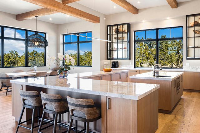 19 Camino Alazan, Santa Fe, NM 87506