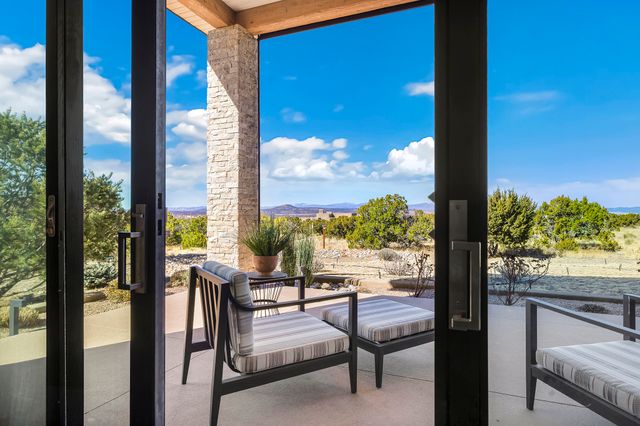 19 Camino Alazan, Santa Fe, NM 87506