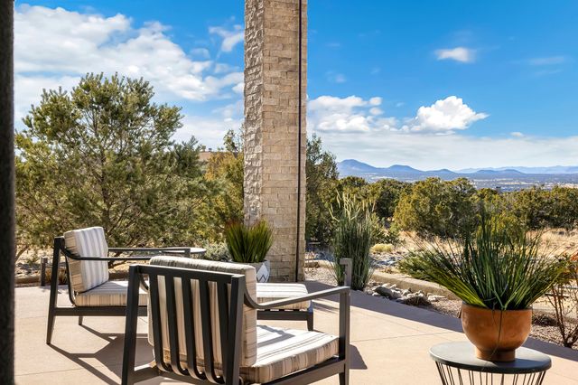 19 Camino Alazan, Santa Fe, NM 87506