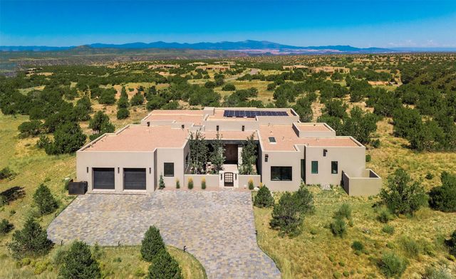 19 Camino Alazan, Santa Fe, NM 87506