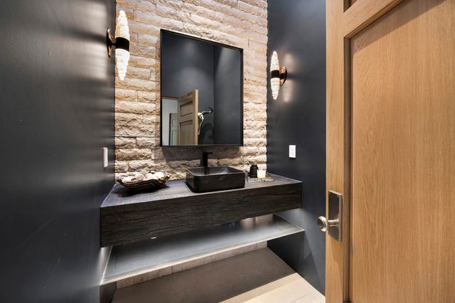 19 Camino Alazan, Santa Fe, NM 87506