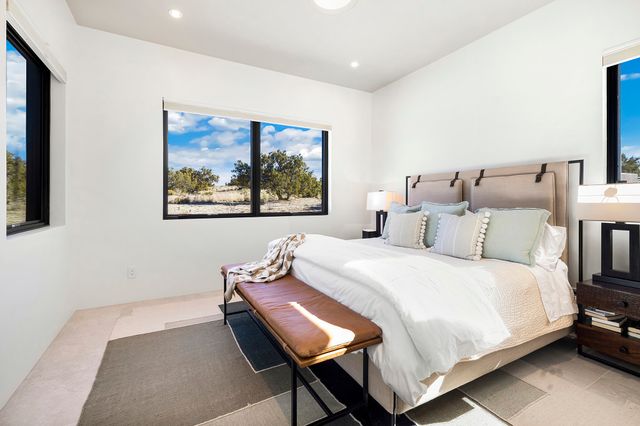 19 Camino Alazan, Santa Fe, NM 87506