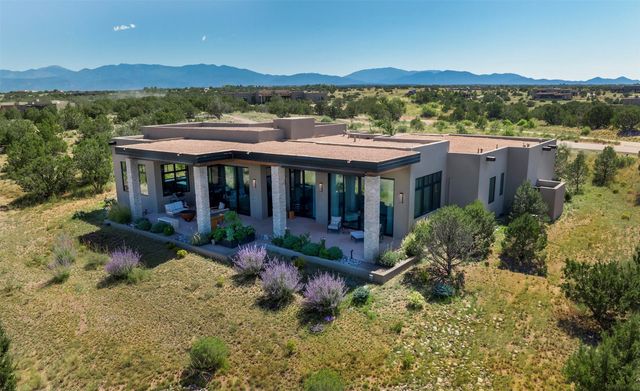 19 Camino Alazan, Santa Fe, NM 87506