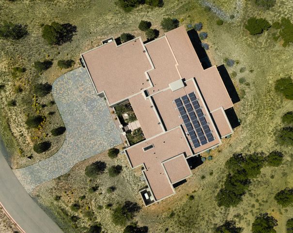 19 Camino Alazan, Santa Fe, NM 87506