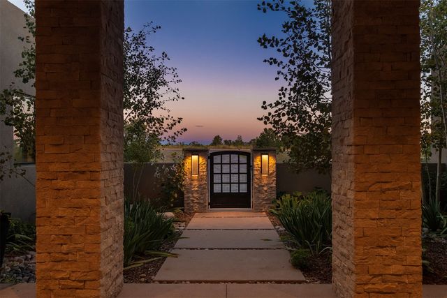 19 Camino Alazan, Santa Fe, NM 87506