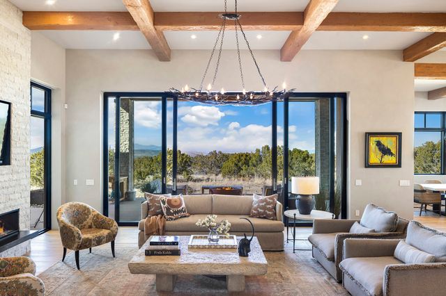 19 Camino Alazan, Santa Fe, NM 87506