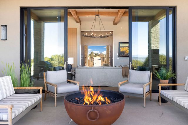 19 Camino Alazan, Santa Fe, NM 87506