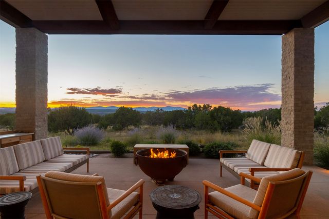 19 Camino Alazan, Santa Fe, NM 87506