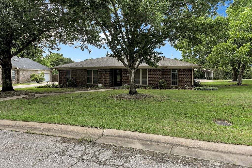 1631 Idlewood Drive, Sherman, TX 75092