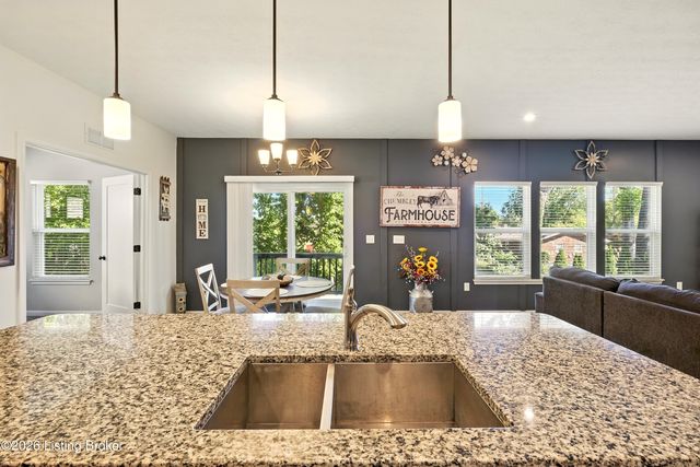 579 Williamsburg Dr, Mt Washington, KY 40047