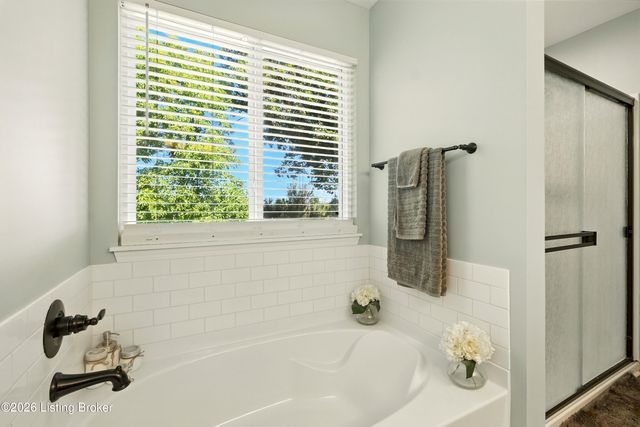 579 Williamsburg Dr, Mt Washington, KY 40047