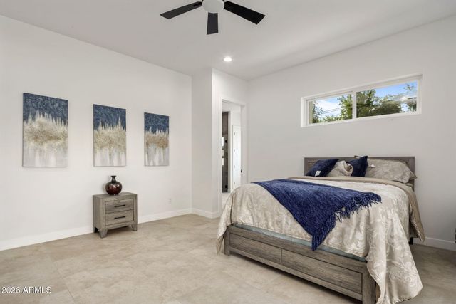 707 E OCOTILLO Road, Phoenix, AZ 85014