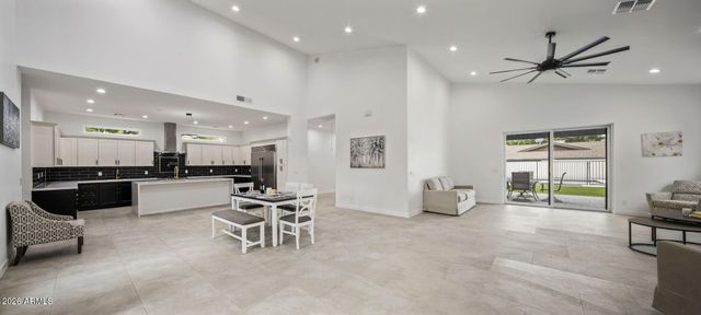 707 E OCOTILLO Road, Phoenix, AZ 85014