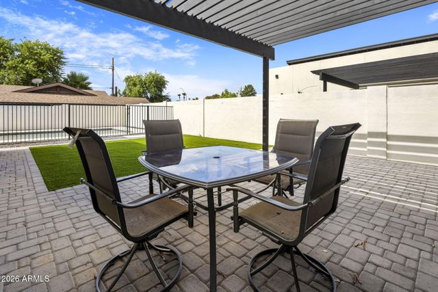 707 E OCOTILLO Road, Phoenix, AZ 85014