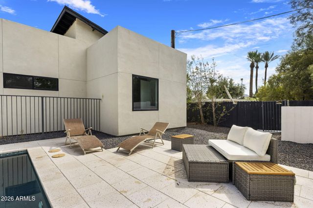 707 E OCOTILLO Road, Phoenix, AZ 85014