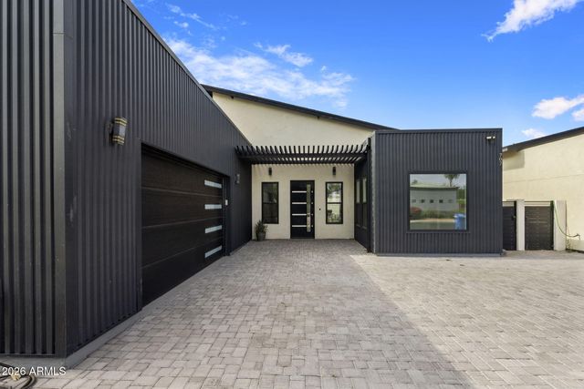 707 E OCOTILLO Road, Phoenix, AZ 85014